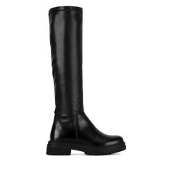 Kozaki Lasocki. Czarne kozaki Lasocki, bez wzorów, bez obcasa, na płaskiej podeszwie, bez zapięcia. Za 299.99 zł.