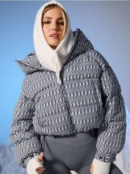Kurtka z kapturem - wielobarwny. Kurtki Sinsay, l, bez wzorów, z kapturem. W wyprzedaży za 49.99 zł.