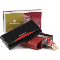 Skórzany portfel czarny Peterson PTN BC-467-BLACK RED. Czarne portfele Peterson, bez wzorów, z lakierowanej skóry. Za 124.00 zł.