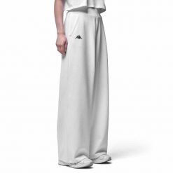 Spodnie damskie Kappa Gefron Athleisure. Białe spodnie dresowe Kappa, bez wzorów, długie. Za 335.00 zł.