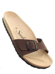 Sunbay Klapki w kolorze ciemnobrązowym rozmiar: 37. Brązowe klapki Sunbay, bez wzorów, klasyczne, z otwartym noskiem, bez obcasa, bez zapięcia. Za 139.95 zł.