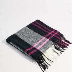 Szalik w kratę z frędzlami - Wielobarwn. Szare szaliki i kominy Mohito. Za 59.99 zł.