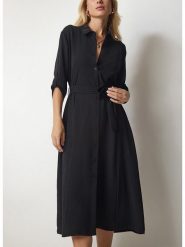 Milan Kiss Sukienka w kolorze czarnym rozmiar: S. Czarne sukienki Milan Kiss, na co dzień, s, bez wzorów, z tkaniny, bez kołnierzyka, bez ramiączek, maxi, proste. Za 174.02 zł.
