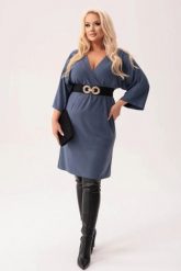 Wiskozowa sukienka Ivette z kopertowym dekoltem w odcieniach jeansu PLUS SIZE XXL JESIEŃ. Sukienki Moda Size Plus Iwanek, do pracy, plus size, bez wzorów, z jeansu, biznesowe, bez kołnierzyka, plus size, bez ramiączek, mini, kopertowe. Za 299.90 zł.