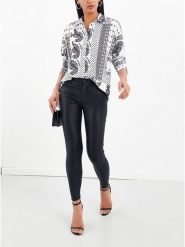 Milan Kiss Bluzka w kolorze biało-czarnym rozmiar: S. Białe bluzki Milan Kiss, s, bez wzorów, z wiskozy, bez kołnierzyka, bez ramiączek. Za 130.99 zł.