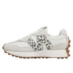 Sneakersy damskie New Balance 327 buty sportowe skórzane beżowe (WS327PJ). Białe buty sportowe lifestyle New Balance, bez wzorów, z gumy, casualowe, bez zapięcia. Za 575.00 zł.