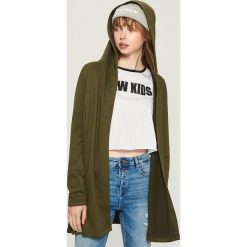 Długa bluza z kapturem - Khaki. Bluzy marki Sinsay. W wyprzedaży za 39.99 zł.