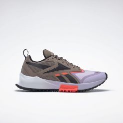Buty do chodzenia damskie Reebok Lavante Trail 2. Brązowe buty treningowe Reebok, bez wzorów, z materiału, bez zapięcia, na fitness i siłownię. Za 376.00 zł.