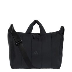 Torba Winterized typu tote. Czerwone torby sportowe adidas, bez wzorów, z materiału, na ramię. Za 199.00 zł.