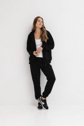 LEKKIE SPODNIE CELINE CZARNE L - Flawless. Czarne spodnie dresowe Flawless, bez wzorów, z bawełny, klasyczne. Za 320.00 zł.
