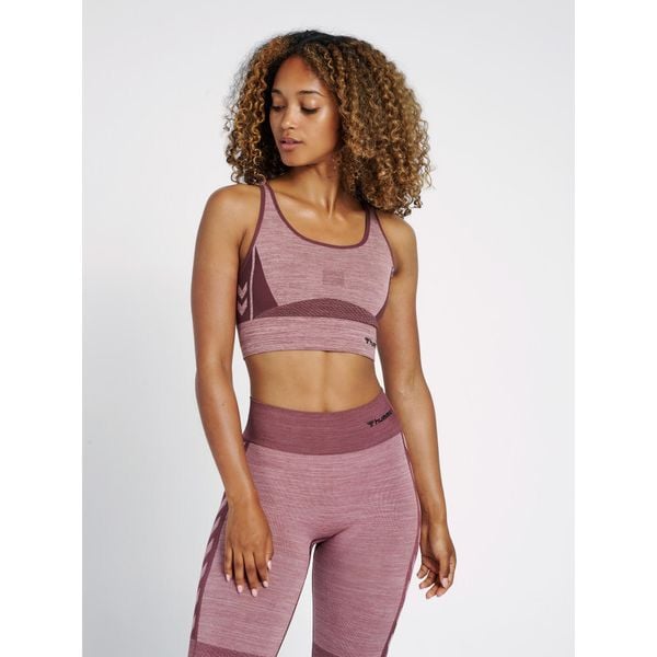 Stanik fitness cardio Hummel hmlClea. Czerwone biustonosze sportowe Hummel, bez wzorów, na fitness i siłownię. Za 157.50 zł.