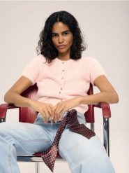 Kardigan z krótkim rękawem - różowy. Czerwone swetry Reserved, l, bez wzorów, z dzianiny, bez ramiączek. Za 109.99 zł.