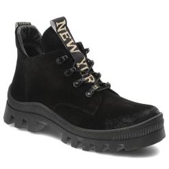 Czarne Botki Damiss Wygodne Buty Damskie. Czarne botki DAMISS, bez wzorów, ze skóry, biznesowe, bez obcasa, bez zapięcia. Za 359.00 zł.