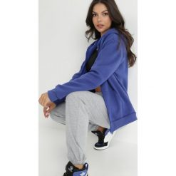 Granatowa Bluza z Kapturem Sithi. Niebieskie bluzy Born2be, l, bez wzorów, z jeansu, klasyczne, bez ramiączek, z kapturem. Za 79.99 zł.