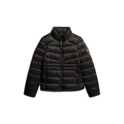 Damska kurtka puchowa Superdry Fuji. Czarne kurtki Superdry, na zimę, bez wzorów, z puchu, bez kaptura. W wyprzedaży za 532.90 zł.