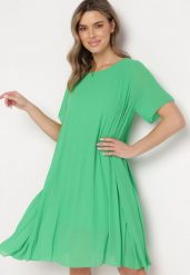 Zielona Sukienka Plisowana z Lekko Luźnym Fasonie Forxia. Zielone sukienki Born2be, na imprezę, l, bez wzorów, eleganckie, bez kołnierzyka, bez ramiączek, mini. Za 99.99 zł.