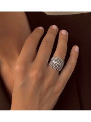 Les Petites Précieuses Srebrny pierścionek z cyrkoniami rozmiar: 50. Szare pierścionki Les Petites Précieuses, z cyrkonią, srebrne. Za 278.01 zł.