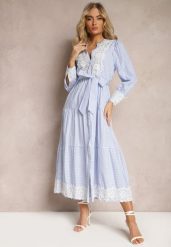 Jasnoniebieska Bawełniana Sukienka z Ażurową Koronką Przy Dekolcie i na Rękawach Lekovia. Niebieskie sukienki Renee, na imprezę, l, w ażurowe wzory, z bawełny, vintage, bez kołnierzyka, bez ramiączek, maxi. Za 179.99 zł.