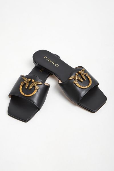 Klapki damskie skórzane Marli PINKO. Klapki Pinko, bez wzorów, bez obcasa, bez zapięcia. W wyprzedaży za 685.30 zł.