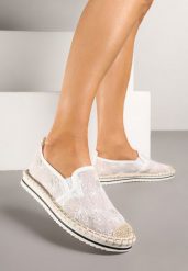 Białe Espadryle z Ozdobną Plecionką Eranoria. Białe espadryle Renee, bez wzorów, eleganckie, bez obcasa, na płaskiej podeszwie. W wyprzedaży za 63.99 zł.