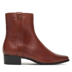 Botki Tommy Hilfiger. Brązowe botki Tommy Hilfiger, bez wzorów, bez obcasa, na płaskiej podeszwie, bez zapięcia. Za 519.99 zł.