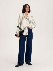 Koszula w paski - zielony. Zielone koszule Reserved, l, bez wzorów, z wiskozy, bez kołnierzyka, bez ramiączek. W wyprzedaży za 79.99 zł.