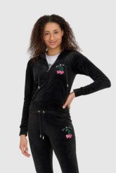 JUICY COUTURE Czarna welurowa bluza dresowa z haftowanymi wisienkami. Czarne bluzy Juicy Couture, s, bez wzorów, z dresówki, bez ramiączek, bez kaptura. W wyprzedaży za 359.99 zł.