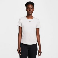Koszulka sportowa damska Nike One Classic. Białe t-shirty sportowe Nike, xs, bez wzorów, z materiału, bez ramiączek, na fitness i siłownię. Za 273.00 zł.