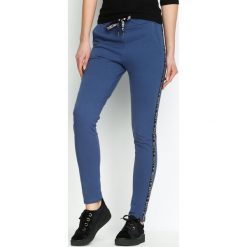 Granatowe Spodnie Dresowe Conveniently. Spodnie dresowe marki bonprix. Za 39.99 zł.