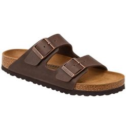 Klapki damskie Birkenstock Arizona. Brązowe klapki Birkenstock, bez wzorów, z jeansu, klasyczne, bez obcasa, bez zapięcia. Za 287.00 zł.