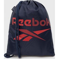 Reebok plecak z nadrukiem. Niebieskie plecaki Reebok, bez wzorów, z materiału, z nadrukiem, bez dodatków. Za 39.99 zł.