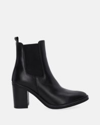 KLASYCZNE BOTKI NA OBCASIE 205 VITE NERO. Botki Venezia, bez wzorów, ze skóry, klasyczne, bez obcasa, na obcasie, bez zapięcia. Za 389.00 zł.