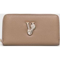 Versace Jeans - Portfel. Brązowe portfele Versace Jeans, z jeansu. Za 339.90 zł.