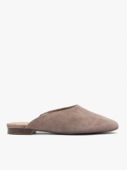 Szare klapki mule. Szare klapki Ryłko, bez wzorów, ze skóry, bez obcasa, na płaskiej podeszwie, bez zapięcia. Za 329.99 zł.