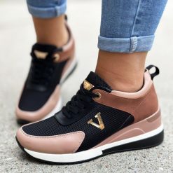 Różowe sneakersy półbuty damskie Potocki 10590. Czerwone półbuty wsuwane POTOCKI, bez wzorów, ze skóry, bez obcasa, na koturnie. Za 129.00 zł.