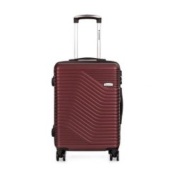Walizka na kółkach Sapphire ST-140 czerwona - średnia M DUO. Czerwone walizki SAPPHIRE, średnie. W wyprzedaży za 114.80 zł.