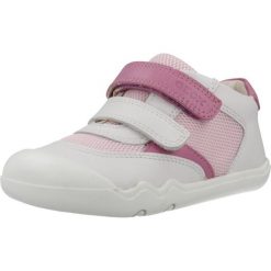 Buty GEOX B STEPPIEUP Biały. Białe trekkingi Geox, bez wzorów, ze skóry, bez zapięcia, trekkingowe. Za 207.99 zł.