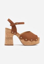 Brązowe Boho Sandały VICES na Platformie i Słupku z Nitami i Imitacją Korka Alanesa. Brązowe sandały Born2be, z aplikacjami, boho, bez obcasa, na obcasie, bez zapięcia. Za 139.99 zł.