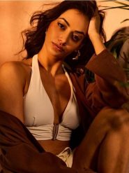 Żakiet kimono z domieszką wiskozy - żółty. Żółte marynarki i żakiety Sinsay, l, bez wzorów, z wiskozy, bez ramiączek. Za 69.99 zł.