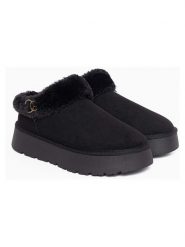 ISLAND BOOT Botki "Insha" w kolorze czarnym rozmiar: 39. Czarne botki Island Boot, bez wzorów, z materiału, bez obcasa, na platformie, bez zapięcia. Za 156.98 zł.