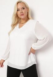 Biała Bluzka z Długim Rękawem Ozdobiona Koronką i Koralikami Virlea. Białe bluzki Born2be, xl, bez wzorów, z koronki, eleganckie, bez kołnierzyka, bez ramiączek. W wyprzedaży za 63.74 zł.