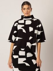 APART Sweter w kolorze czarno-białym rozmiar: 36/38. Czarne swetry Apart, bez wzorów, bez ramiączek. Za 180.49 zł.