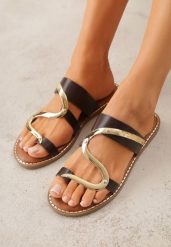 Brązowe Klapki Japonki z Paskiem na Palec Zdobione Metaliczną Aplikacją Trisgeiros. Brązowe japonki Renee, z aplikacjami. Za 69.99 zł.