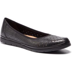 Baleriny LASOCKI EST-ROMANA-01BIG. Czarne baleriny Lasocki, bez wzorów, ze skóry, bez obcasa, bez zapięcia. Za 119.99 zł.