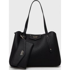 Guess torebka kolor czarny. Czarne shopper bag Guess, z aplikacjami, na ramię, bez dodatków. Za 639.99 zł.