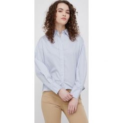 Marc O'Polo koszula bawełniana damska relaxed z kołnierzykiem klasycznym. Niebieskie koszule Marc O'Polo, bez wzorów, z bawełny, klasyczne, bez kołnierzyka, bez ramiączek. W wyprzedaży za 209.99 zł.