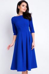 Elegancka sukienka rozkloszowana midi z kontrafałdami niebieska. Niebieskie sukienki Sukienki.shop, do pracy, bez wzorów, biznesowe, bez kołnierzyka, bez ramiączek, midi, rozkloszowane. Za 309.00 zł.