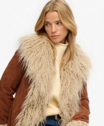 Superdry Long Afghan Coat — długi płaszcz sztruksowy, slim fit – Rustic. Brązowe płaszcze Superdry, bez wzorów, z materiału, boho, bez kaptura. Za 683.80 zł.