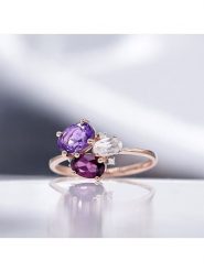 DIAMOND & CO Złoty pierścionek "Barbara" z diamentami i kamieniami szlachetnymi rozmiar: 58. Różowe pierścionki Diamond & Co, z ametystem, złote. Za 1,112.23 zł.