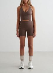 Damskie szorty wysoki stan, squat proof, invisible scrunch Shape Seamless brąz. Brązowe szorty sportowe AIM'N, bez wzorów, z dzianiny, z podwyższonym stanem, na fitness i siłownię. Za 212.00 zł.